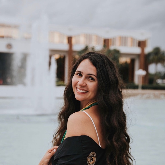 Meet your Posher, Madison - Picture 1 of 1